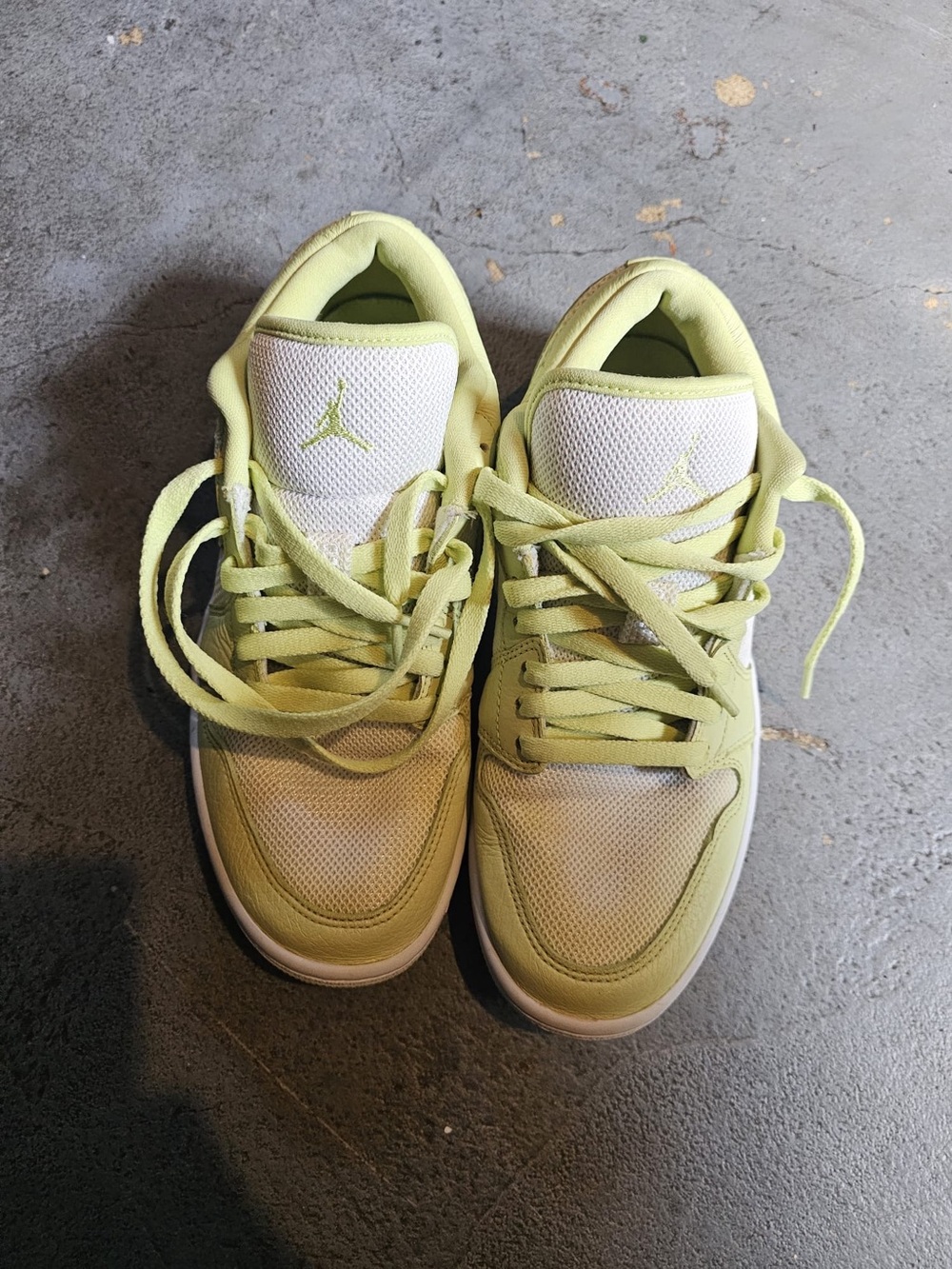 Jordan Kids Low-Top Sneakers in Lime Green